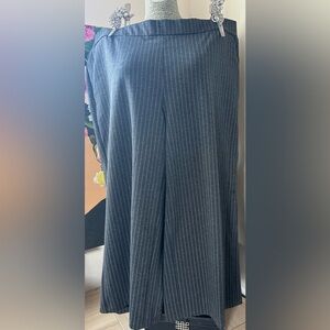 NWOT ROZ & ALI PIN STRIPED WIDE LEG TROUSERS. XL WRINKLE FREE, FLATTERING FIT